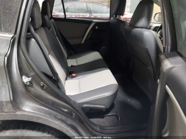 Toyota RAV4 Limited Image 3