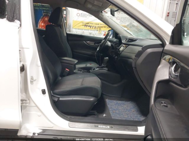 Nissan Rogue Sv Image 2