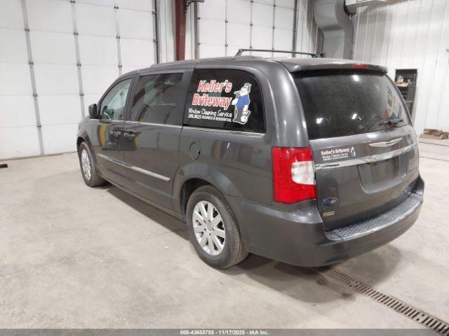 Chrysler Town & Country Touring Image 3