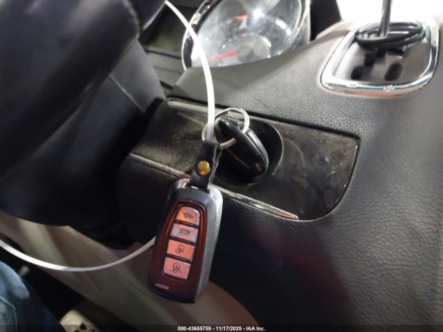 Chrysler Town & Country Touring Image 16