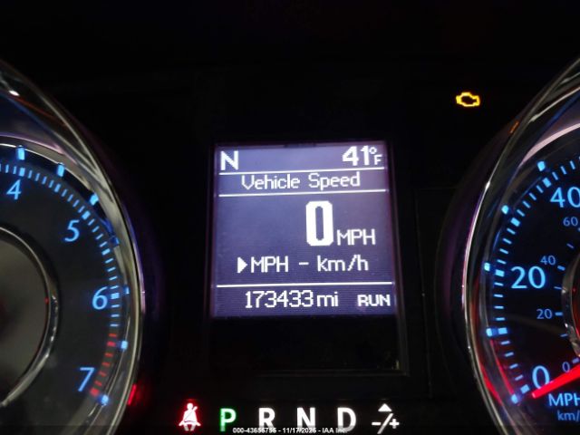 Chrysler Town & Country Touring Image 2