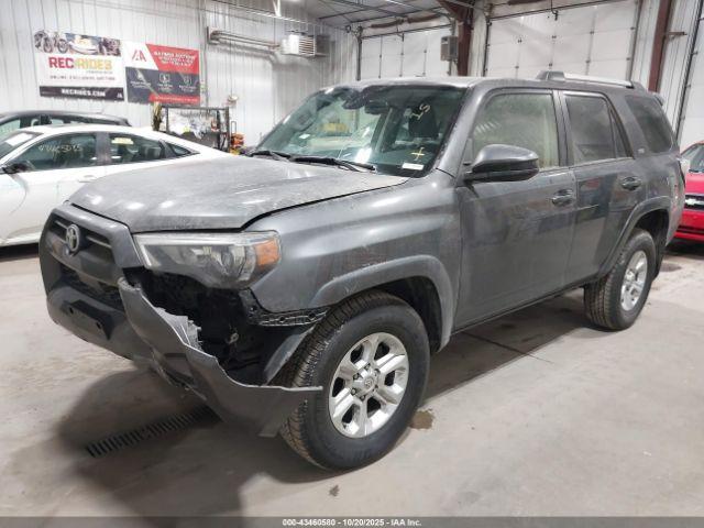 Toyota 4Runner Sr5 Image 2