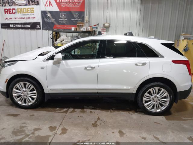 Cadillac XT5 Premium Luxury Image 2