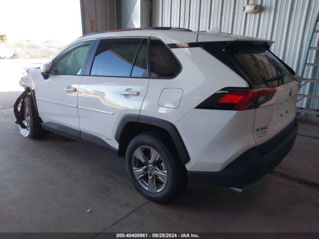 Toyota RAV4 Le Image 11