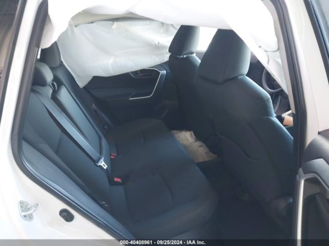 Toyota RAV4 Le Image 17