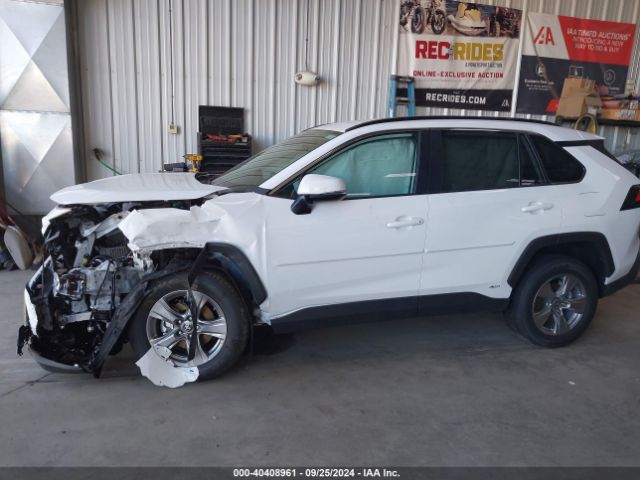 Toyota RAV4 Le Image 10