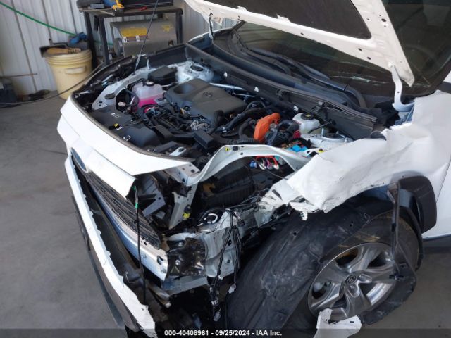 Toyota RAV4 Le Image 8