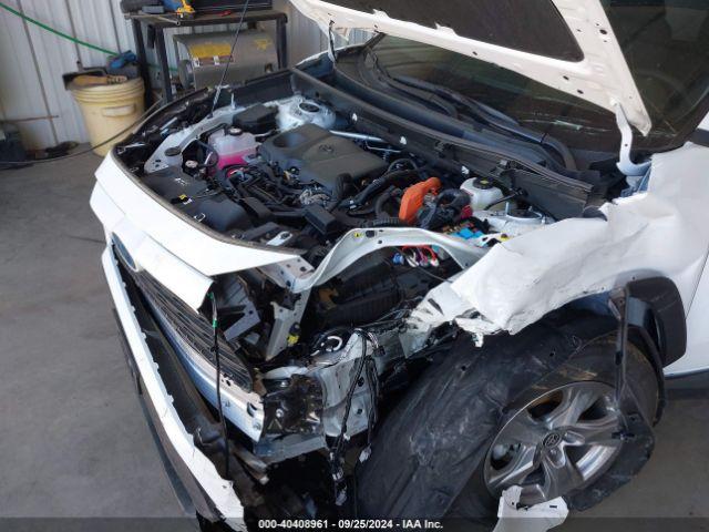 Toyota RAV4 Le Image 8