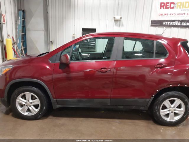 Chevrolet Trax Ls Image 2