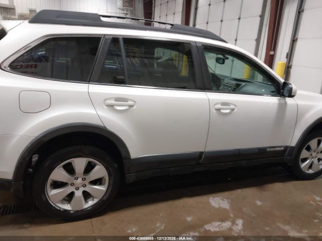 Subaru Outback 2.5i Premium Image 13