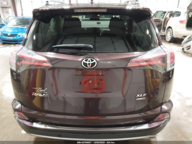 Toyota RAV4 Xle Image 2