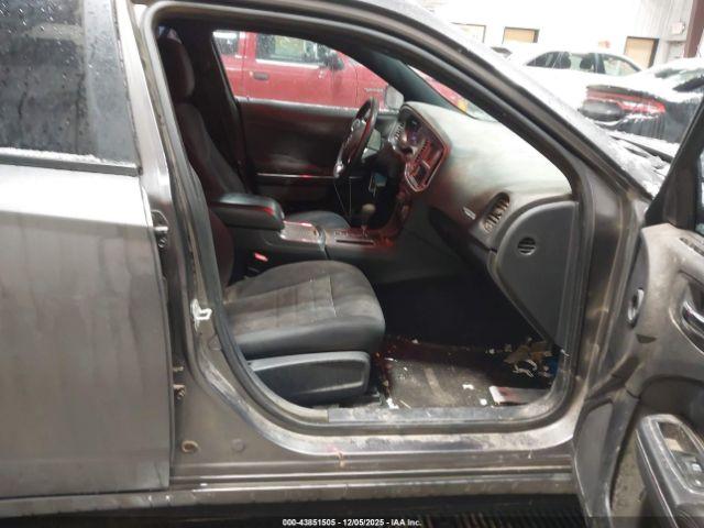 Dodge Charger Se Image 6