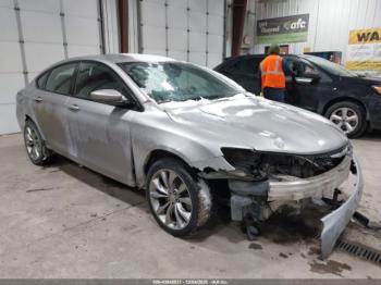  Salvage Chrysler 200