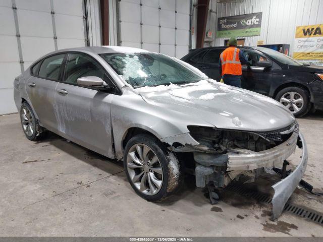  Salvage Chrysler 200