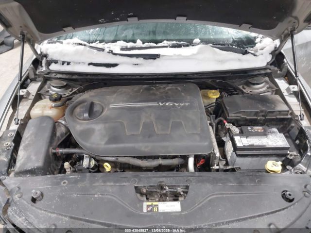 Chrysler 200 S Image 6