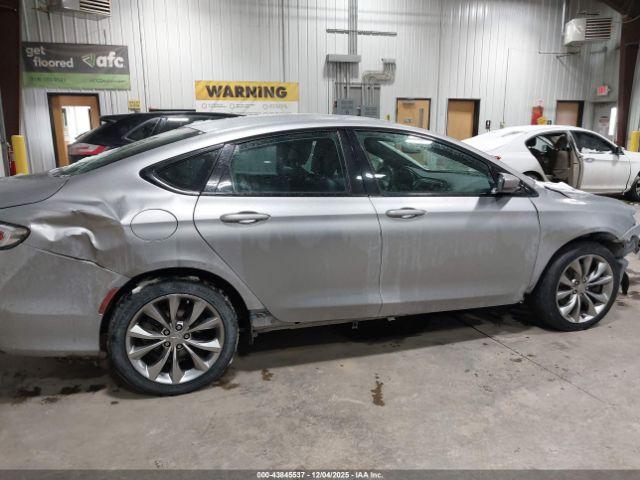 Chrysler 200 S Image 8