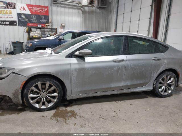 Chrysler 200 S Image 9