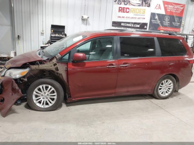 Toyota Sienna Xle 8 Passenger Image 14