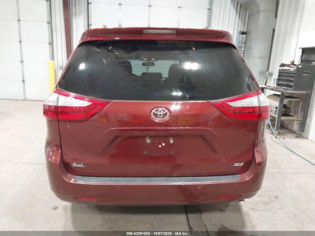 Toyota Sienna Xle 8 Passenger Image 3