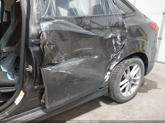 Ford Focus Se Image 12