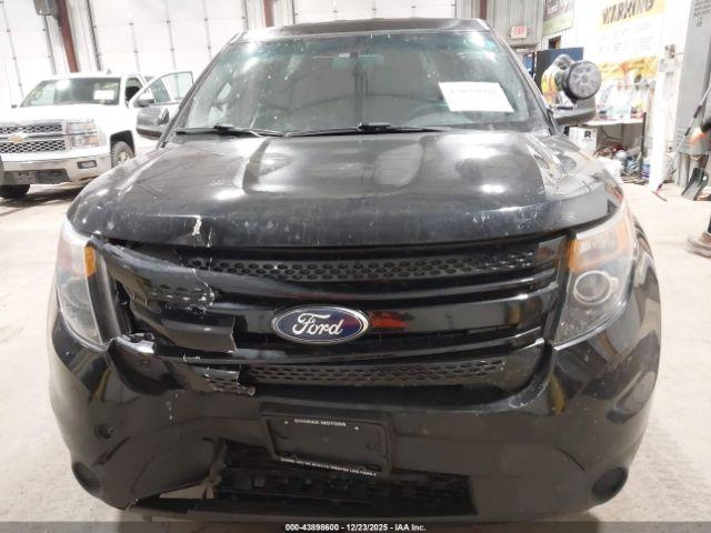 Ford Utility Police Intercepto Image 9