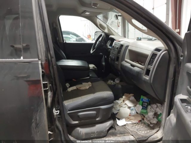 Dodge Ram 2500 St Image 9