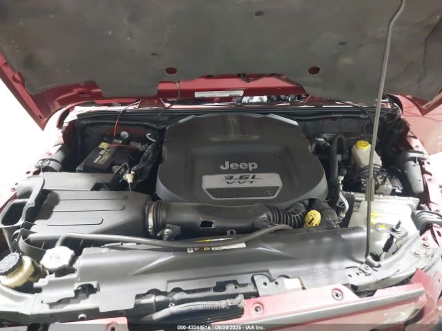 Jeep Wrangler Sahara Image 8