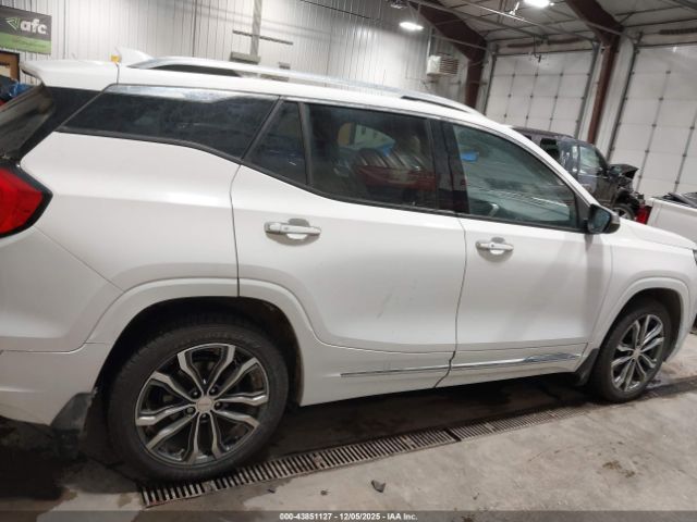 GMC Terrain Denali Image 14