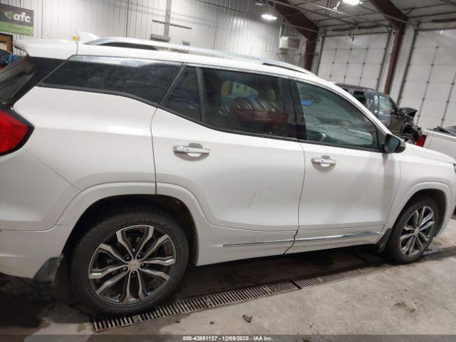 GMC Terrain Denali Image 14