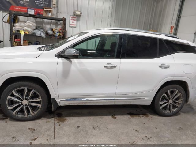 GMC Terrain Denali Image 3