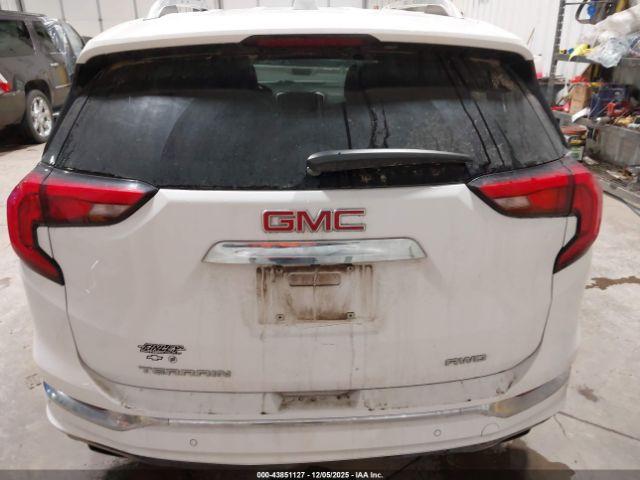GMC Terrain Denali Image 15