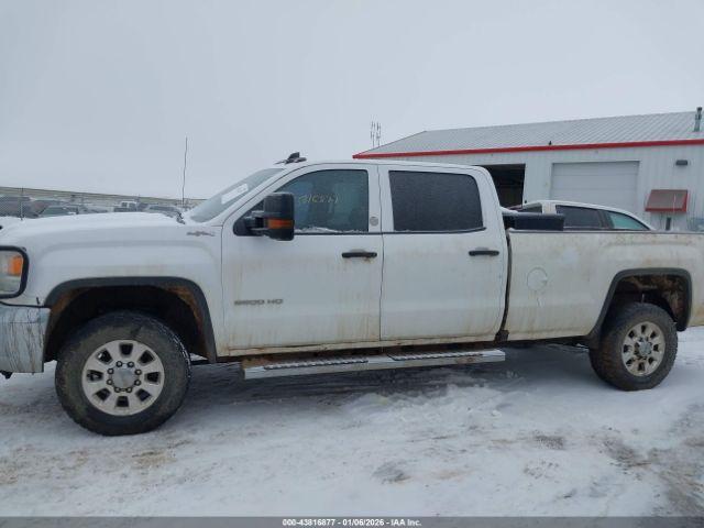 GMC Sierra 2500 Image 4