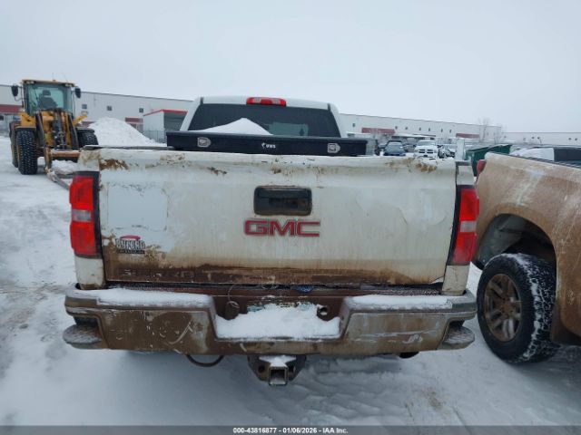 GMC Sierra 2500 Image 2