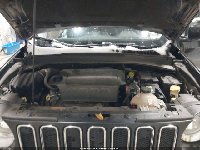 Jeep Renegade Latitude 4x4 Image 14