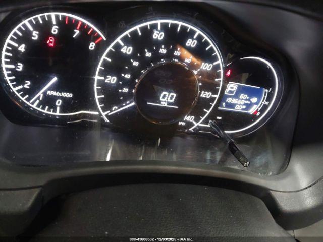 Nissan Versa Image 7