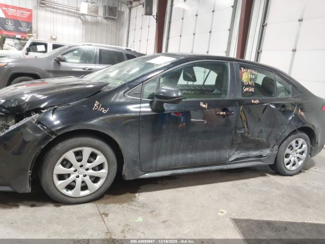 Toyota Corolla Le Image 10