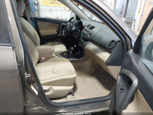 Toyota RAV4 Base V6 Image 5