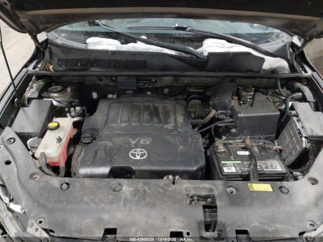 Toyota RAV4 Base V6 Image 9