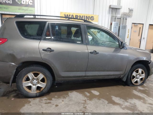 Toyota RAV4 Base V6 Image 16