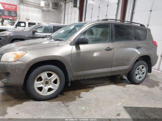 Toyota RAV4 Base V6 Image 7