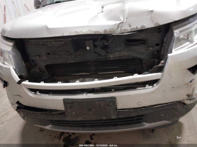 Ford Explorer Xlt Image 8