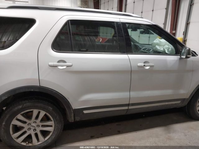 Ford Explorer Xlt Image 2