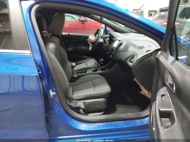 Chevrolet Cruze Lt Auto Image 12