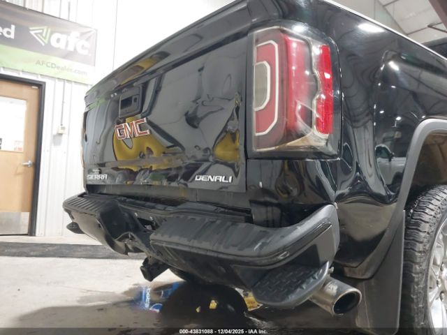 GMC Sierra 1500 Denali Image 6