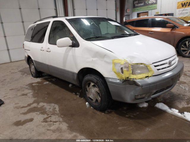  Salvage Toyota Sienna