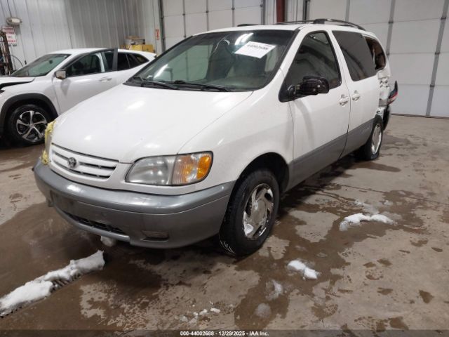 Toyota Sienna Xle Image 5