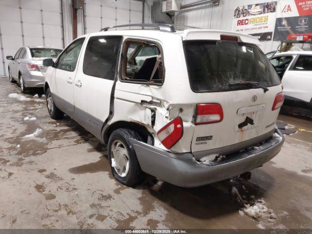 Toyota Sienna Xle Image 4