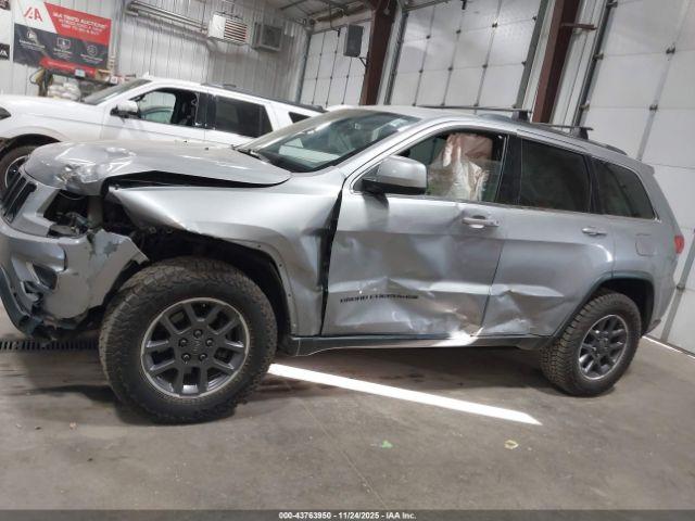 Jeep Grand Cherokee Laredo Image 11