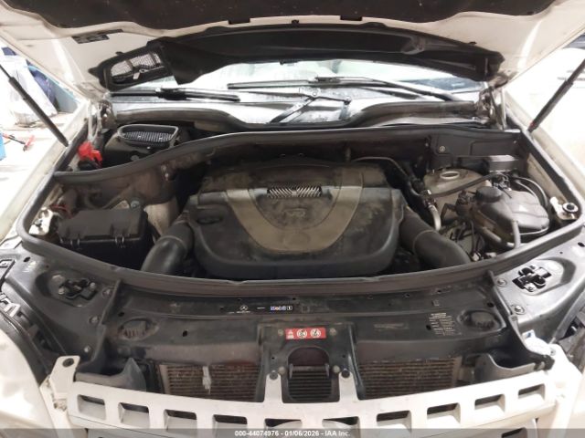 Mercedes-Benz M-Class 4matic Image 8