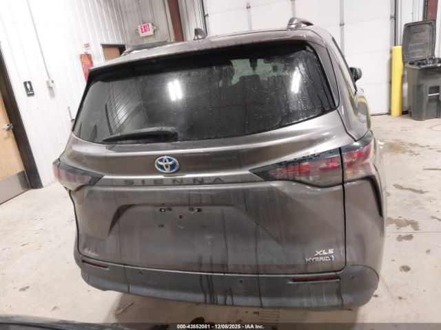 Toyota Sienna Xle Image 9